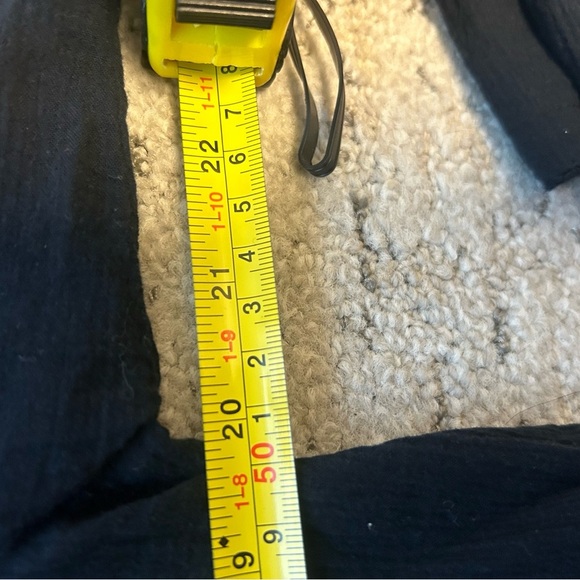 Free People size L cutout blouse in navy size L great used condition - Picture 16 of 16